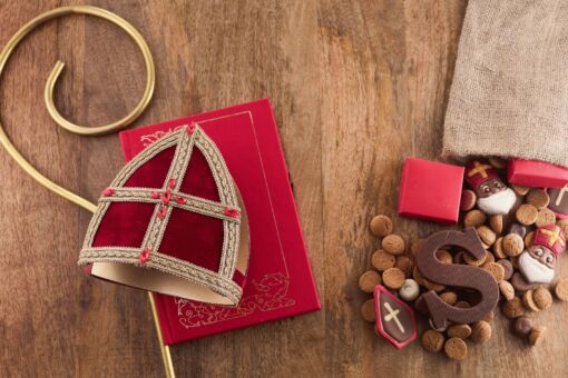 Sinterklaas leest voor